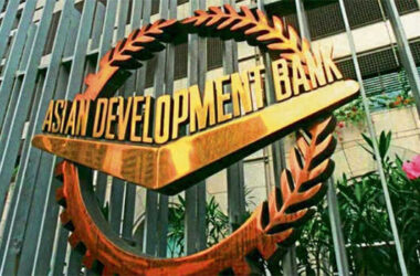 ఇండియా FY26 GDP వృద్ధి అంచనా: US టారిఫ్లు, వాణిజ్య అనిశ్చితి ప్రభావం | ADB రిపోర్ట్ విశ్లేషణ