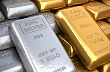 వెండి ఫ్యూచర్స్ స్వల్ప లాభాలతో ముగిసాయి: కొనుగోలుదారుల ఆసక్తి పెరగడం