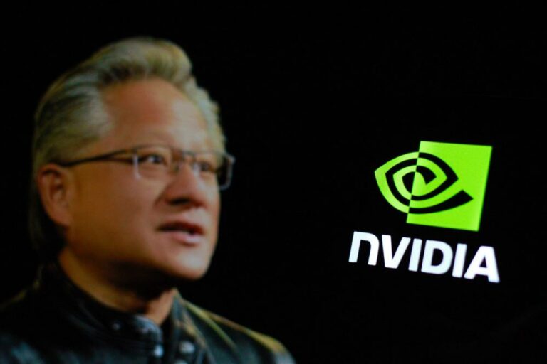 Nvidia చరిత్ర సృష్టించింది: $4 ట్రిలియన్ మార్కెట్ క్యాప్ను సాధించిన మొదటి సంస్థగా అవతరించింది!