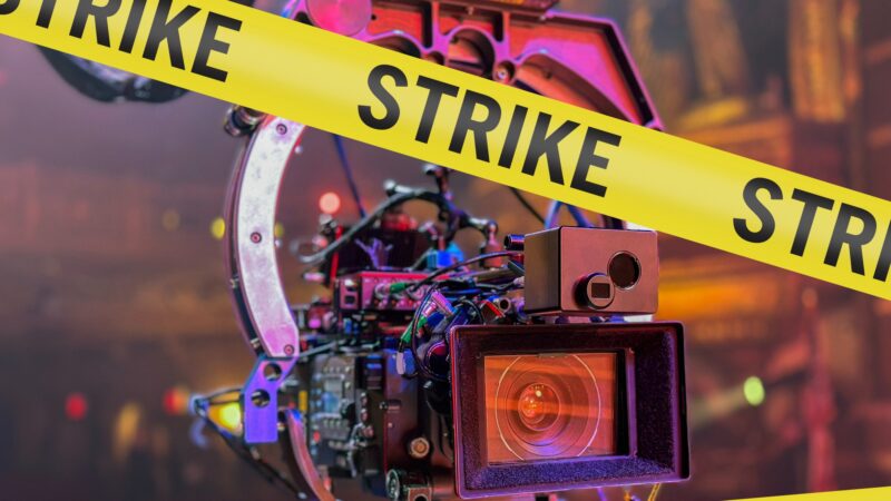 తెలుగు సినీ పరిశ్రమలో కార్యకర్తలు 30% జీతం పెంపు కోవుతూ సమ్మెకు వెళ్లారు.