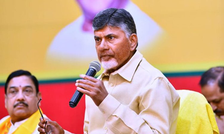 సీఎం చంద్రబాబు నేతృత్వంలో ఎమ్మెల్యేలకు సీఫ్ హెచ్చరిక: చెడ్డ వార్తలతో రాజకీయ, చట్టపరమైన సంక్షోభాలు