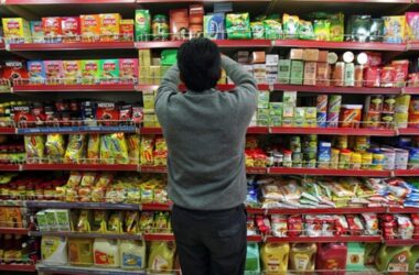 IT, బ్యాంకింగ్, FMCG రంగాల షేర్లు తీవ్రంగా తగ్గాయి; IT సూచీ 1.59% పడిపోయింది