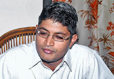 చికిత్స నుంచి IAS వరకు: ఆదాపా కార్తిక్ ప్రేరణదాయక ప్రయాణం