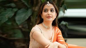 అశికా రంగనాథ్ 'విశ్వాంభర' ఫస్ట్ లుక్ బర్తడే సందడి: పాజిటివ్ రెస్పాన్స్తో సోషల్ మీడియా హవా