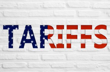 అమెరికా కోర్టు ట్రంప్ టారిఫ్లు "అన్యాయంగా" ప్రకటించింది; ట్రంప్ తీవ్ర ప్రతిస్పందన