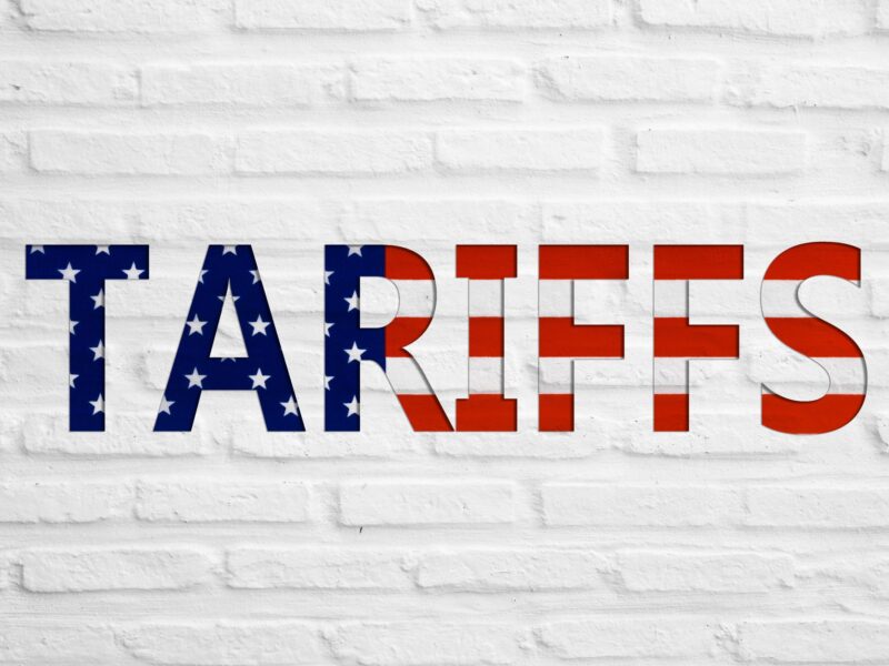 అమెరికా కోర్టు ట్రంప్ టారిఫ్‌లు "అన్యాయంగా" ప్రకటించింది; ట్రంప్ తీవ్ర ప్రతిస్పందన