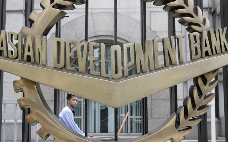 ఏడీబీ FY26 భారత వృద్ధి అంచనాను 6.5% కు తగ్గించింది