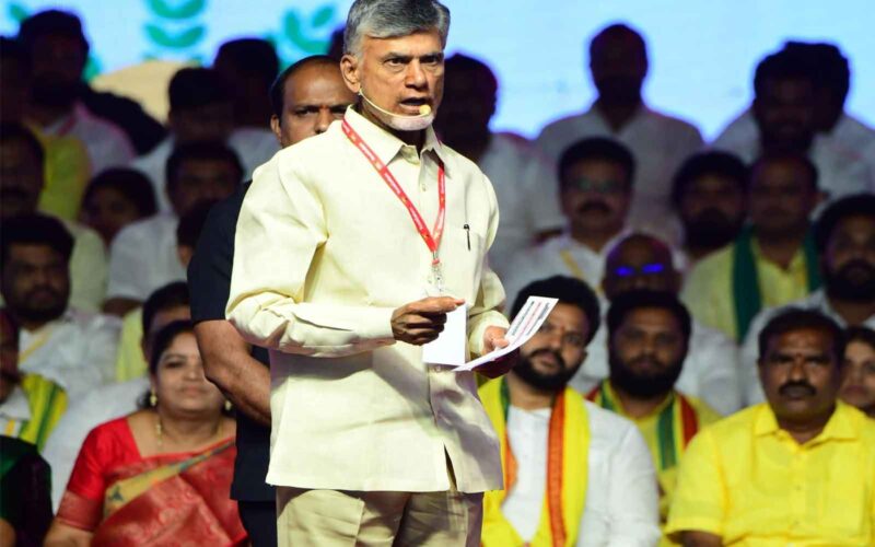 దీపావళికి ముందే 3 లక్షల ఇళ్ల పూర్తి చెయ్యనున్న చంద్రబాబు