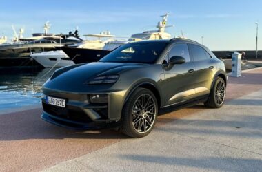 2025 పోర్స్చే మకాన్ EV: లగ్జరీ, ప్రదర్శనలో ఆదర్శమయ్యే ఎలక్ట్రిక్ SUV