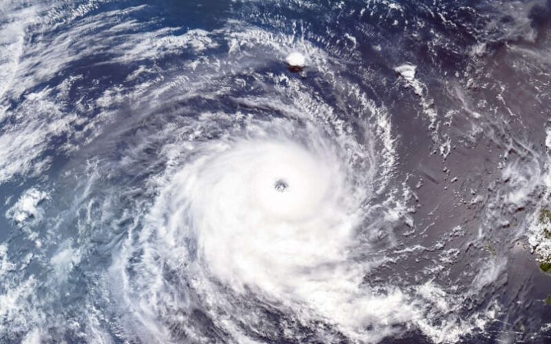 కాకినాడలో 9,700కు పైగా ప్రజలను సురక్షితంగా తిరుమలించిపోయారు – సైక్లోన్ మోంథా