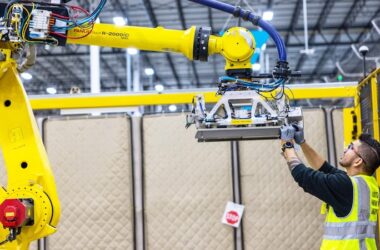 Amazon ఏఐ-రోబోటిక్స్ విప్లవం – ఆటోమేషన్తో పెరిగిన ఉత్పాదకత, ఉద్యోగాలపై ప్రభావం