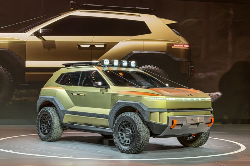 ఎలక్ట్రిక్ అడ్వెంచర్ కోసం హ్యుందాయ్ ‘క్రేటర్’ కాన్సెప్ట్ SUV లా ఆటో షోలో అదిరిపోయే ఎంట్రీ