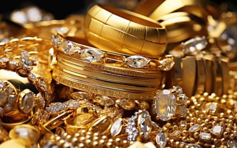 నవంబర్ 17, 2025 న భారతదేశంలో 24-కారెట్ బంగారం ధరలో స్వల్ప మార్పు