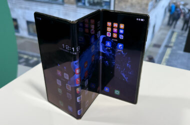 సామ్‌సంగ్ Galaxy Z TriFold ట్రిపుల్ ఫోల్డబుల్ ఫోన్ 10-ఇంచ్ డిస్‌ప్లే, 5600mAh బ్యాటరీతో లాంచ్